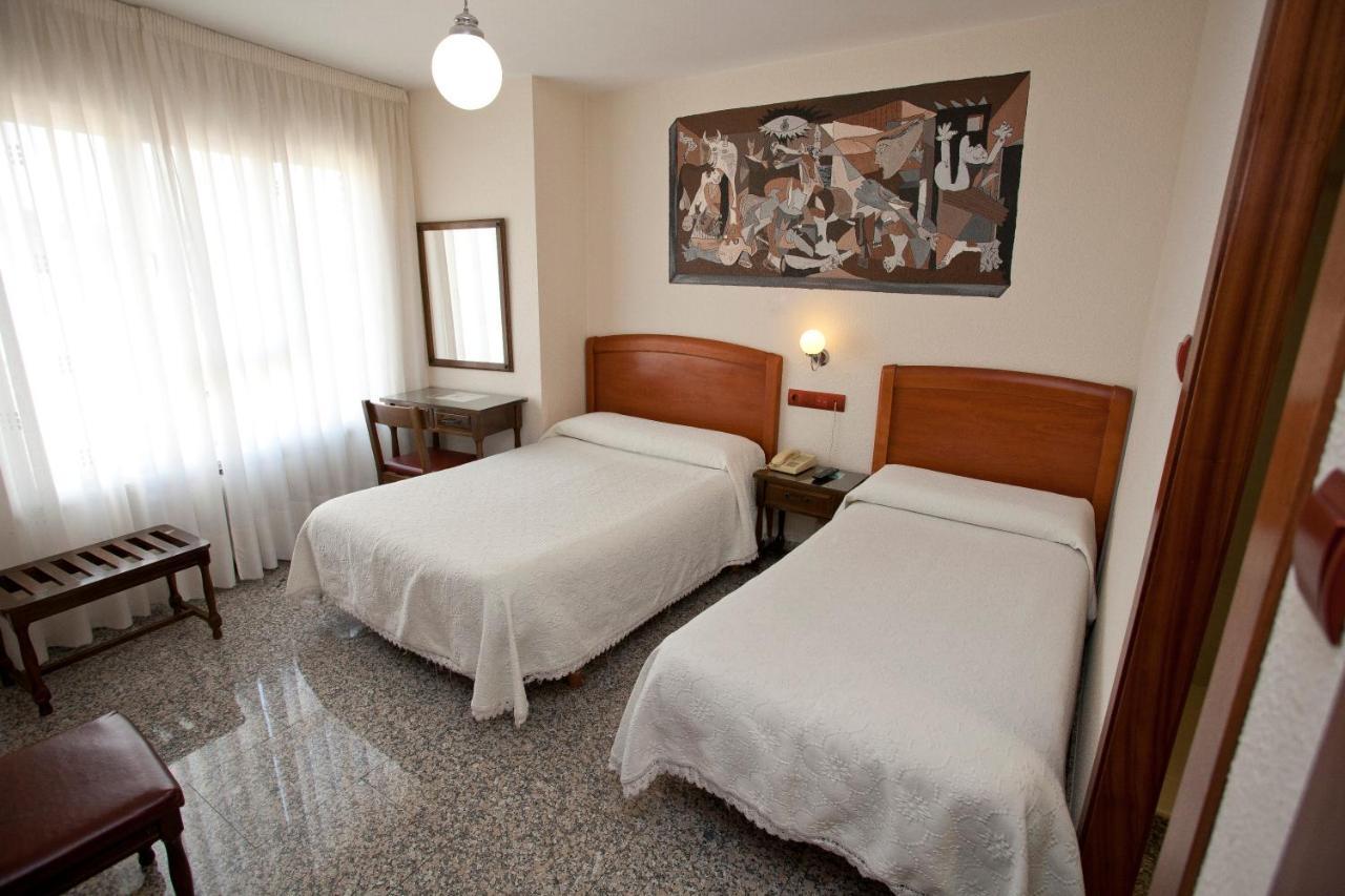 Hostal San Miguel Ponferrada Extérieur photo